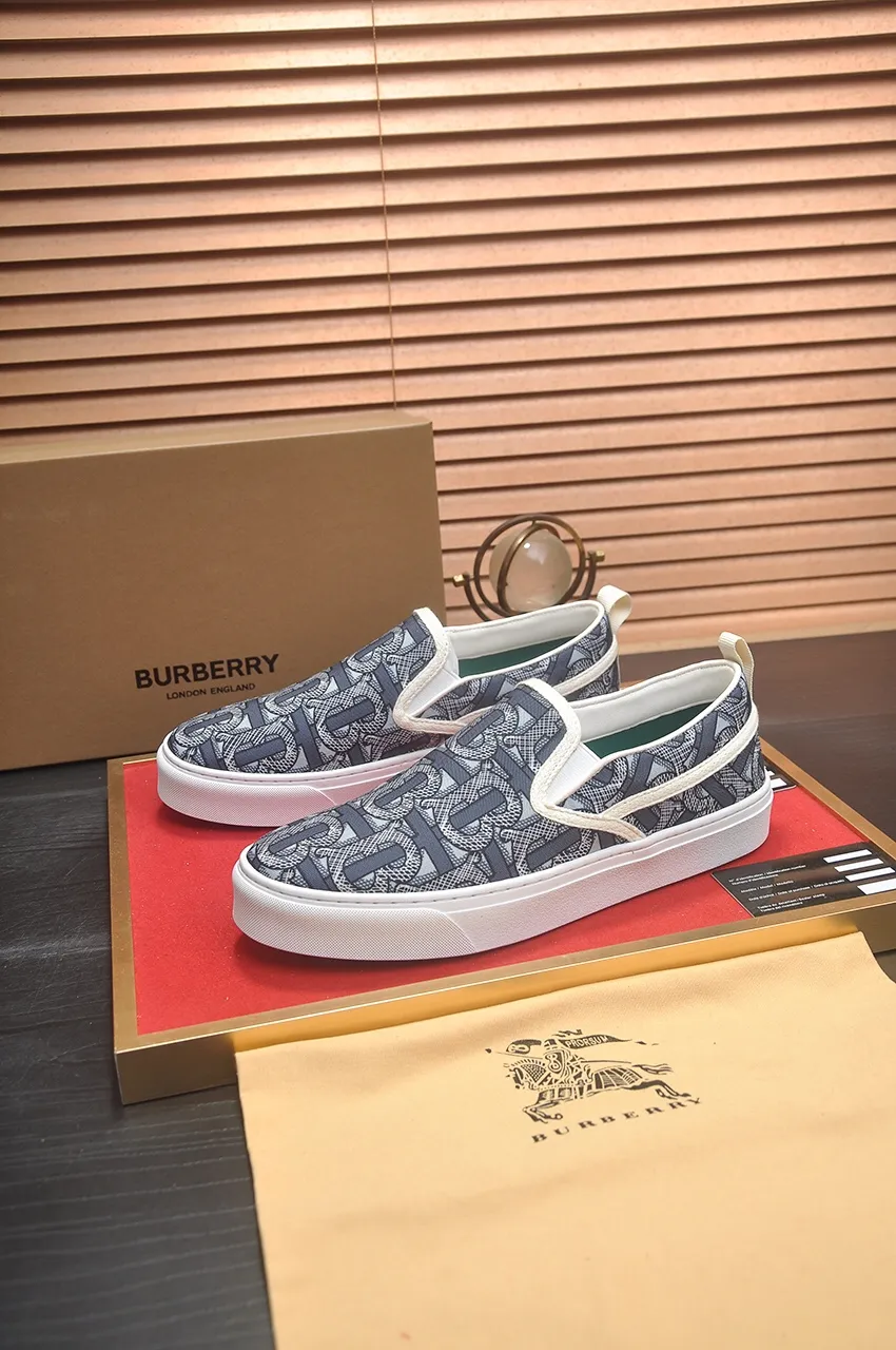 Men's shoes 💰400💶【Burberry】Classic low-top sneakers｜Imported cowhide with classic plaid fabric｜Sheepskin lining｜Original outsole｜Fine workmanship and comfortable to wear Size: 38-44 (customized at 45)